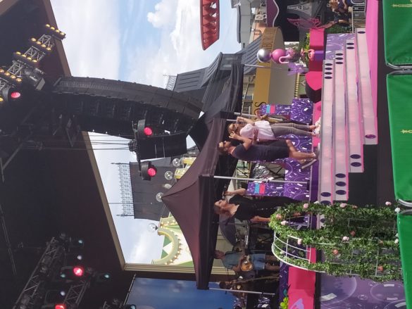 ‘Better Now’ & ‘Walk with me’ live on Sommarkrysset